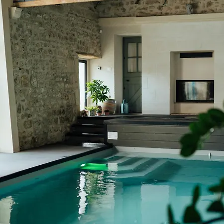 La Cressonniere Avec 150m2 D'espace Bien-etre A Privatiser ! Le Luxe En Toute Intimite *