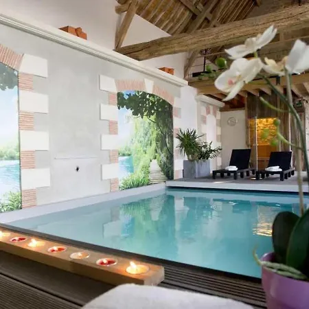La Cressonniere Avec 150m2 D'espace Bien-etre A Privatiser ! Le Luxe En Toute Intimite *